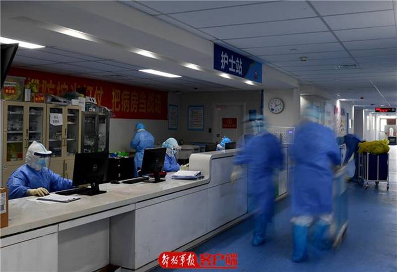 说明: 因为有你们,武汉走进了一个温暖的春天
