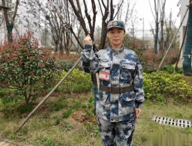说明: “我想再多看你几眼,要记住你的容颜”