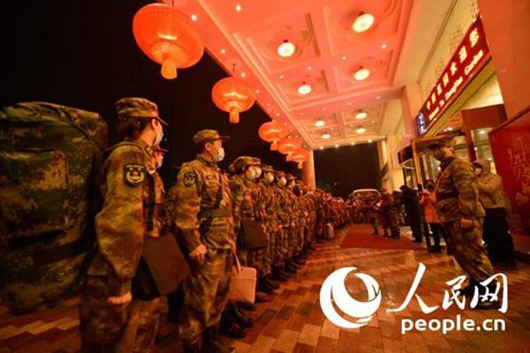 说明: “解放军来了,我们更加坚定必胜信心”