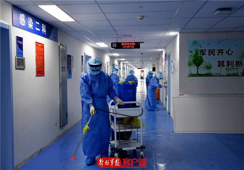 说明: 因为有你们,武汉走进了一个温暖的春天