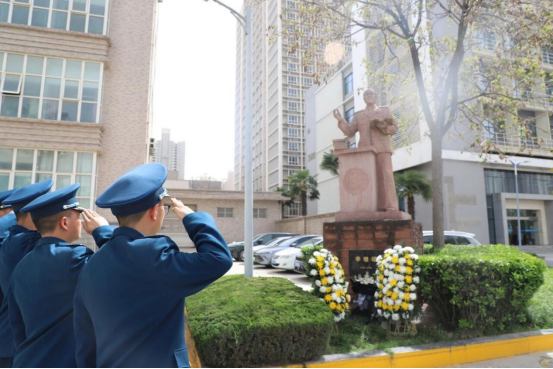 大学各级组织开展形式多样的缅怀先烈主题活动