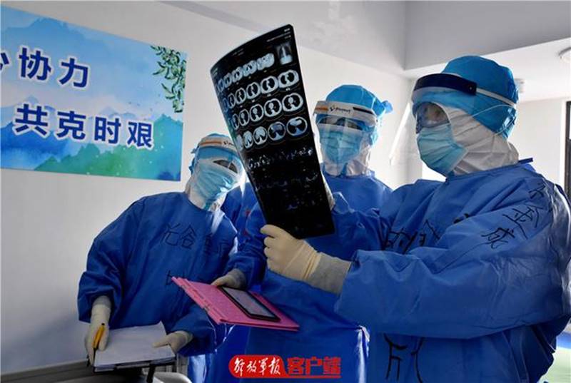 说明: 因为有你们,武汉走进了一个温暖的春天