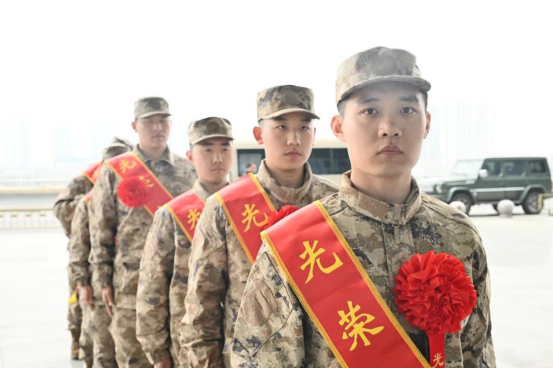 田嘉兴：“我的生命里，不能缺少当兵的历史！”