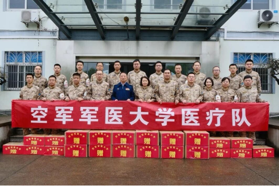 大学抽组多学科专家医疗队开展年度医疗巡诊服务